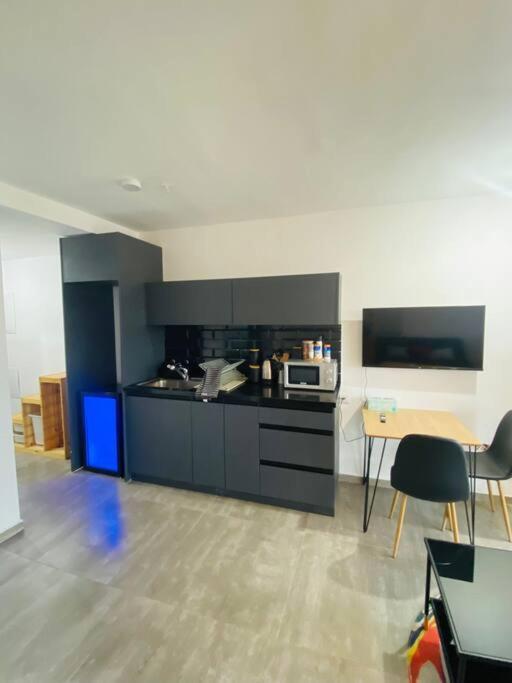 Lovely Flat In The Center 36 Appartement Tel Aviv Buitenkant foto
