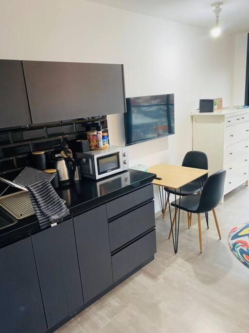 Lovely Flat In The Center 36 Appartement Tel Aviv Buitenkant foto